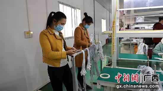 武宣黄茆镇扶贫车间在脱贫攻坚中“精准”发力