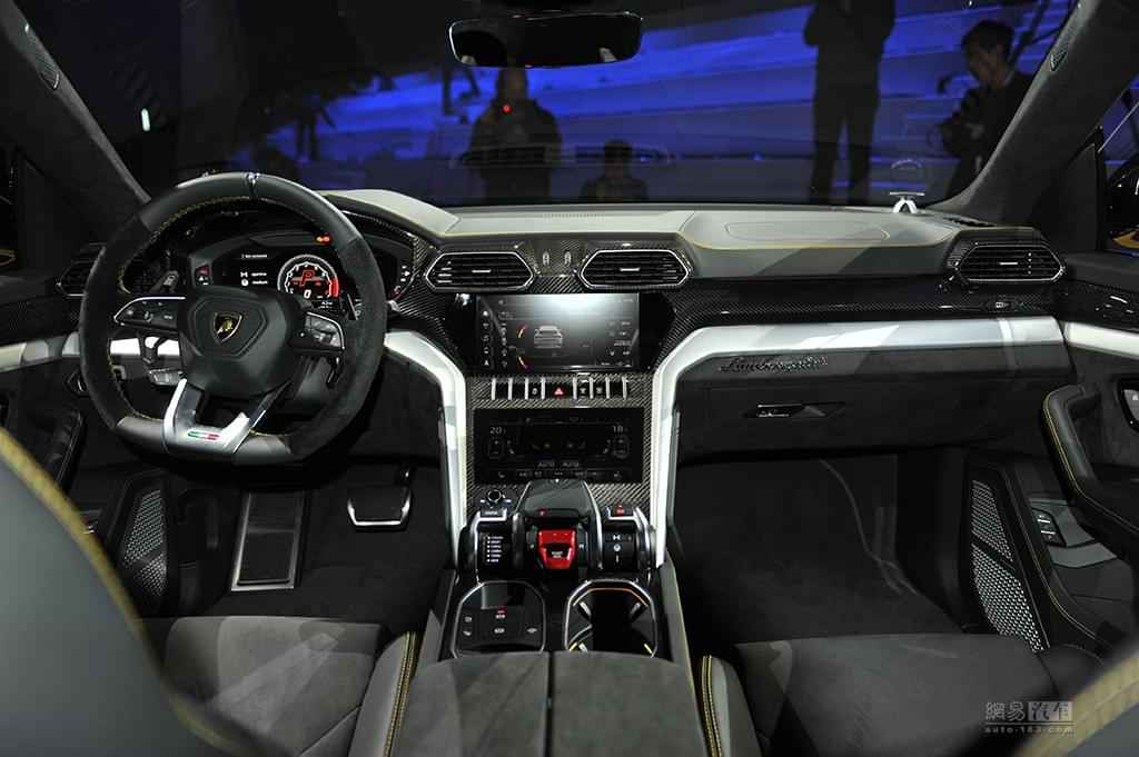 世界上最快的量产SUV兰博基尼Urus宣布