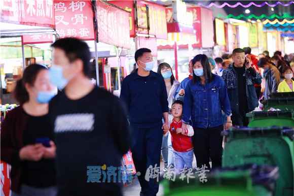 熟悉的“烟火气”返来了 济南深夜食堂,走起!