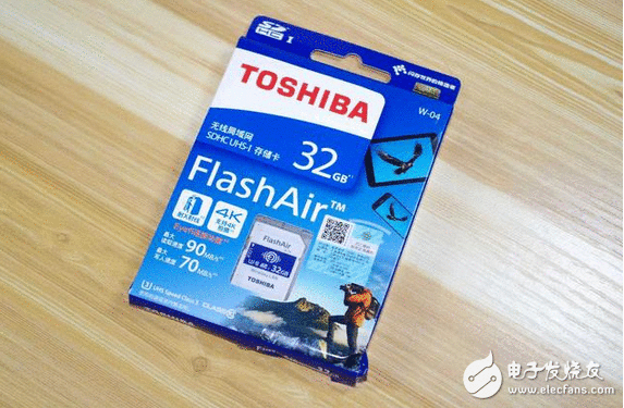 第四代WiFi存储卡全新上市 给老相机插上无线的翅膀 东芝存储FlashAir SD卡