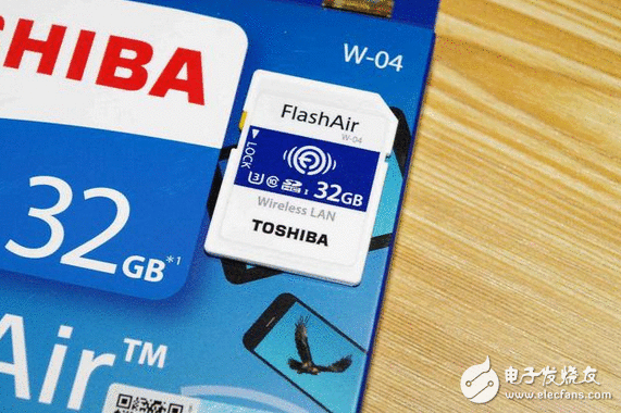第四代WiFi存储卡全新上市 给老相机插上无线的翅膀 东芝存储FlashAir SD卡