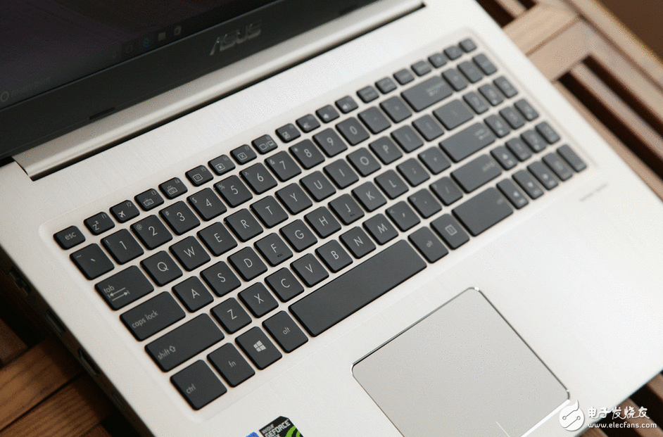 华硕航行碉堡NX580VD怎么样?航行碉堡NX580VD开箱图赏:沉稳又有科技感