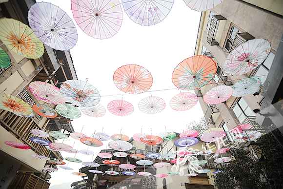 实现都市更新晋升都市品质 重庆老旧小区改革“体面”悦目 “里子”好用