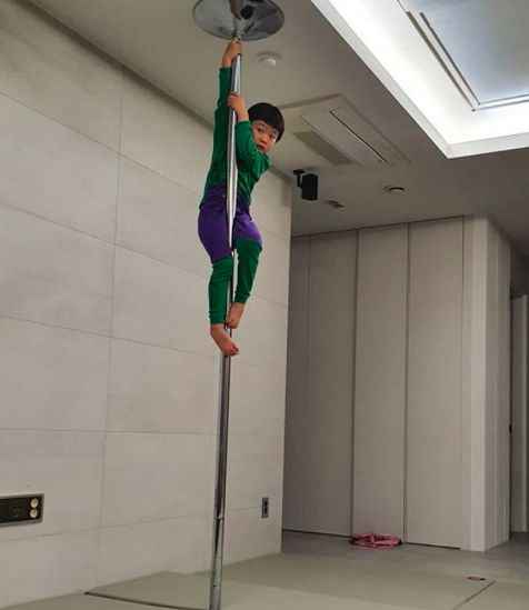 「大发」时安这么小就有巧克力腹肌了？看完了成年人也自叹不如