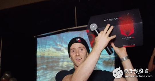 AMD旗舰显卡Vega强势来袭 AMD RX Vega限量版开箱图赏
