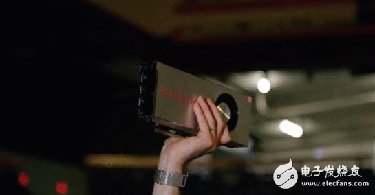 AMD旗舰显卡Vega强势来袭 AMD RX Vega限量版开箱图赏