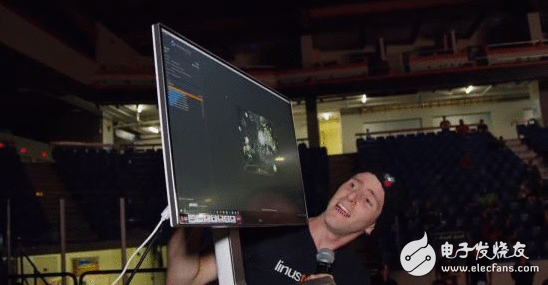 AMD旗舰显卡Vega强势来袭 AMD RX Vega限量版开箱图赏