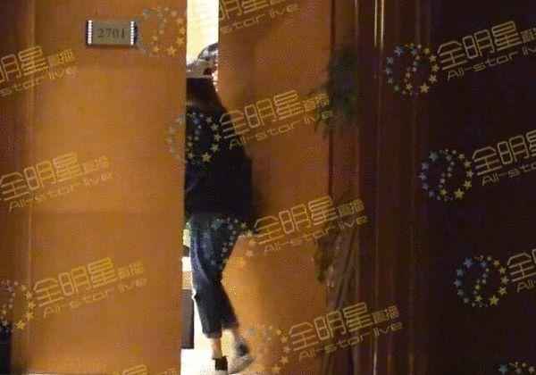 玩3P？陈思成总统套房幽会2女