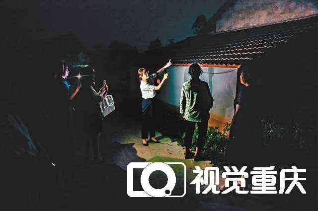 荣昌奉行镇街构造党员干部值夜制度，下村时间随着群众空闲时间走 千余镇街干部有了新型“夜糊口”