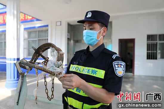 崇左民警救济被兽夹伤害群众 提请公众勿私自捕猎