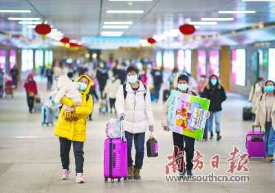 疫情以来，全国首趟外省终到武汉高铁从广州开出