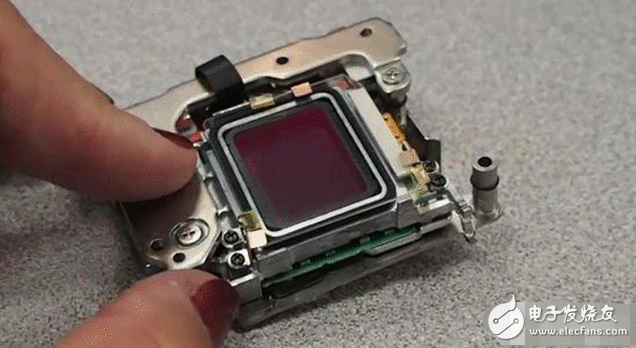 插手机身防抖 富士新无反相机X-E3谍照初现