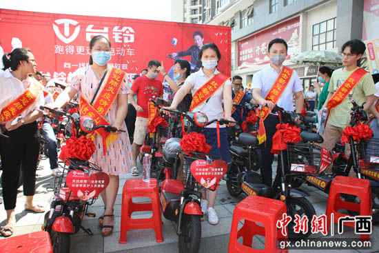 桂林象山区平山电动车城助力建设全国文明城