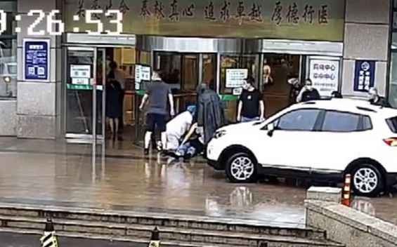 blob.png 三分钟抢救 青岛护士将心脏骤停老人从灭亡线上抢返来