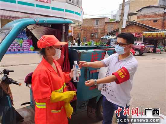 中建四局华南公司“党员志愿者处事队”为高考护航