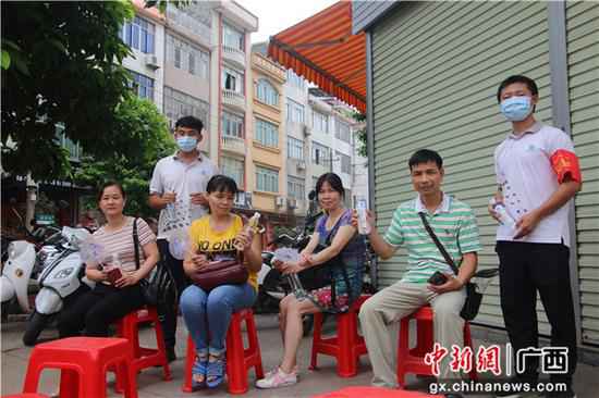 中建四局华南公司“党员志愿者处事队”为高考护航