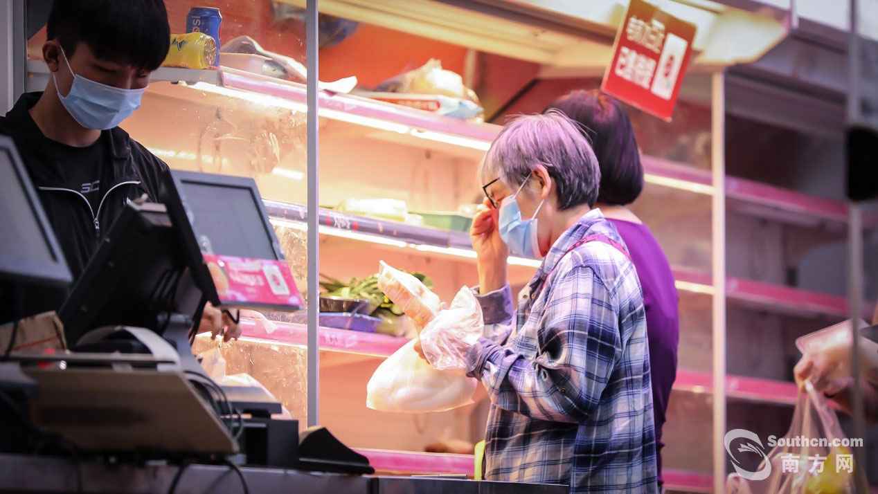 戴着口罩的广州夜糊口：参差百态，乃幸福本源