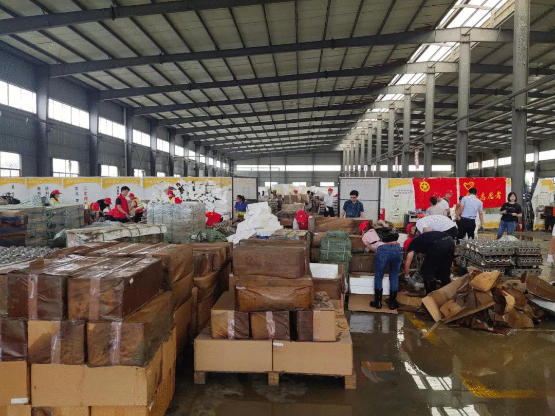 黄山青年志愿者投身灾后重建 助力歙县企业重拾复工复产信心