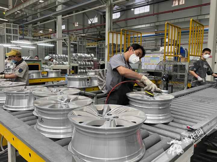 视频|你中有我、我中有你 看川渝两地汽车财富如何协同成长