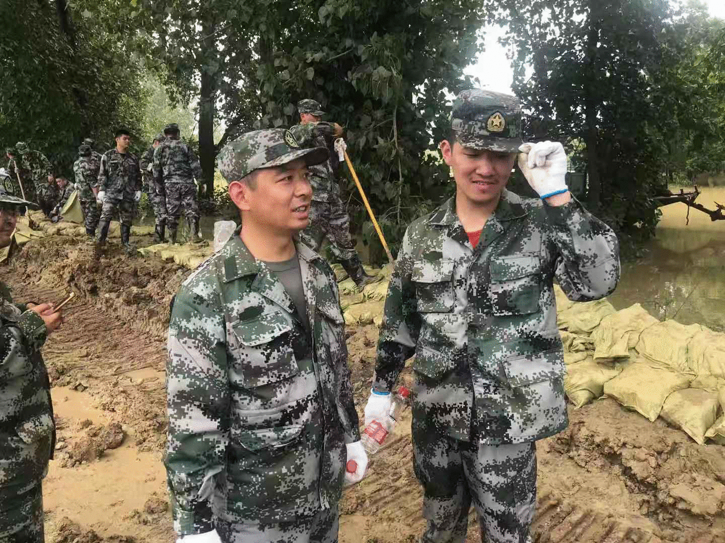 “防汛父子兵”同守一方故里