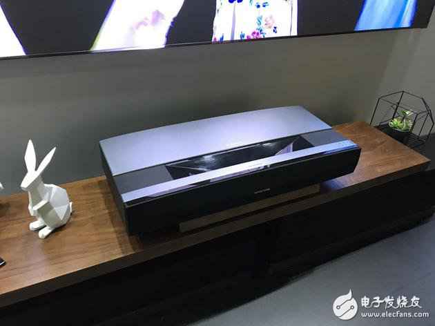 极米推激光无屏电视T1怼小米激光电视？4K双色激光无屏：售价8万
