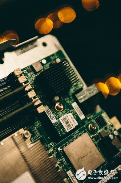 微软致力AI芯片开拓 即将推出二代HoloLens全息处理惩罚器