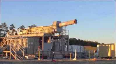 解放军电磁步枪表态：造型科幻 子弹更细更长(图)