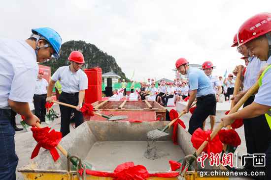 广西壮族自治区南溪山医院住院8号综合楼封顶