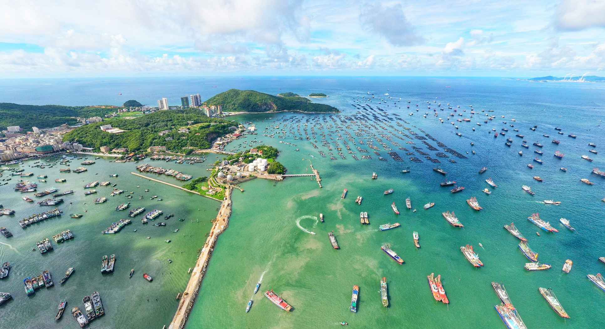 第十八届南海(阳江)开渔节进行