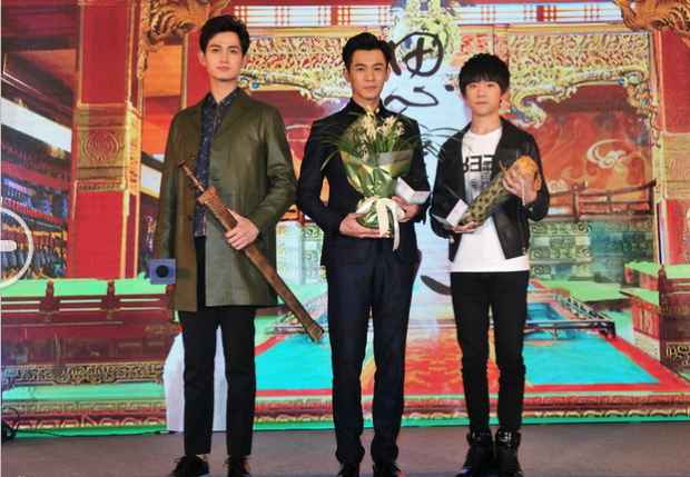 古装大剧《思佳丽》北京宣布会 楚怀王乔振宇帅气逼人