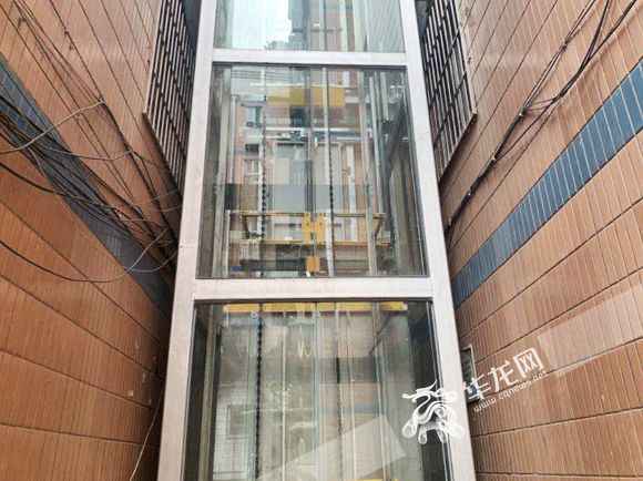 老旧小区新增电梯修好近一年却迟迟不启用？竟是承建方一个电话惹的祸
