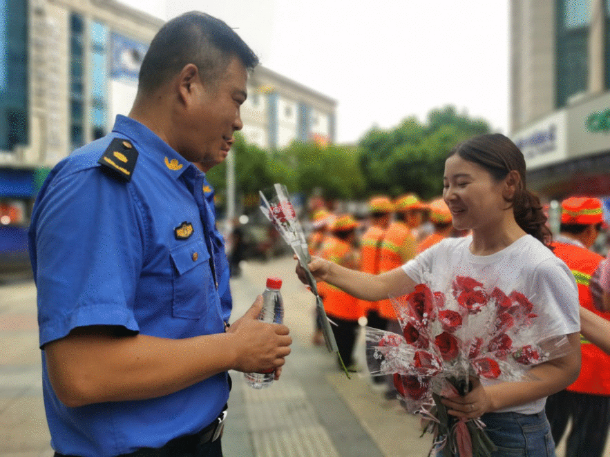 巢湖：爱在七夕，向最美创城事情者浪漫批注