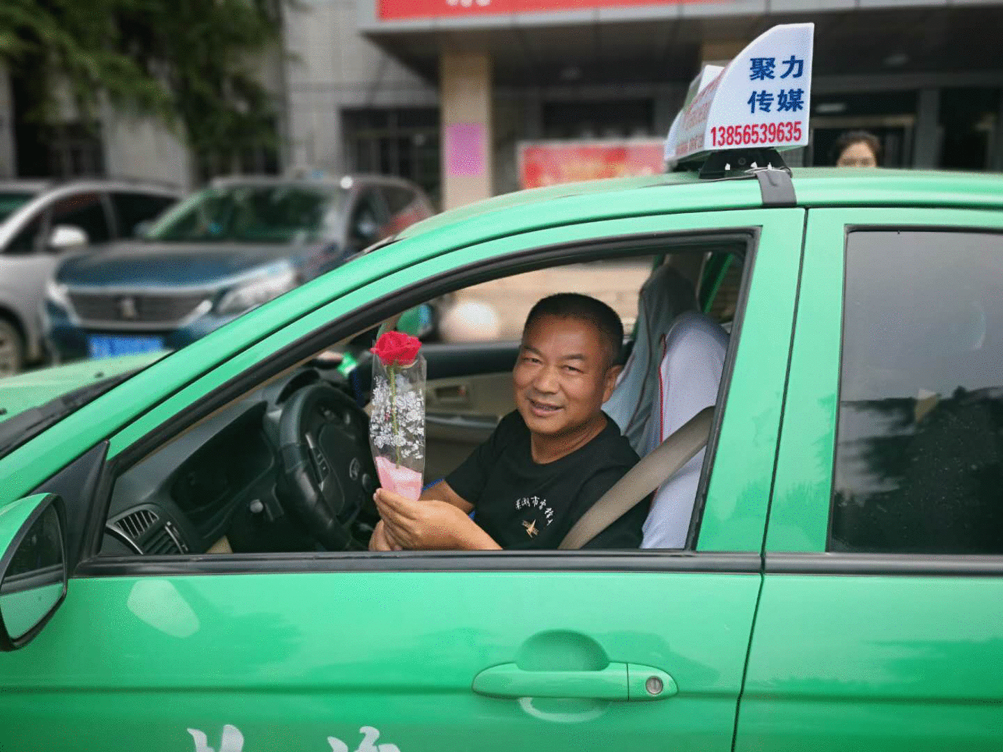 巢湖：爱在七夕，向最美创城事情者浪漫批注