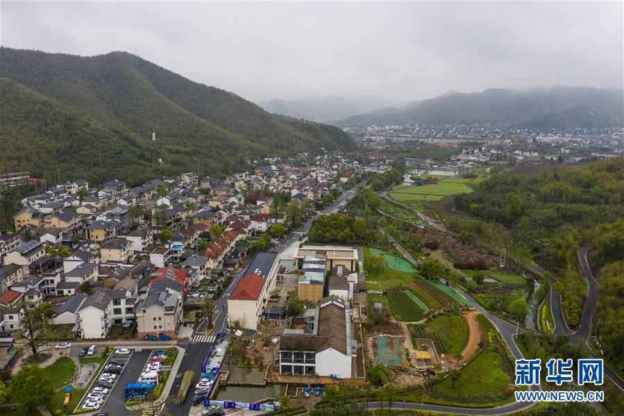 （在习近平新时代中国特色社会主义思想指引下——新时代新作为新篇章·习近平总书记关怀事·图文互动）（1）在“浙”里瞥见瑰丽中国