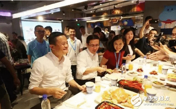 一家中国超市遭外媒猖獗追捧称中国糊口在2030年，名声都传到海外去了