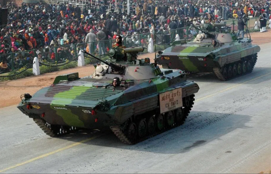 美媒称印军BMP2战车陈设加勒万河谷 解放军无法打破