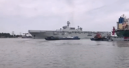 中国首艘075两栖进攻舰举办海试(图)