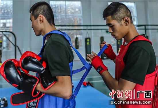 不平就用拳头“措辞”！直击广西武警搏击集训现场