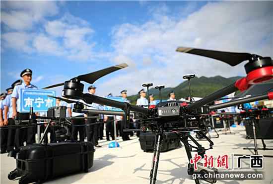 广西举行首届警用无人机大交锋