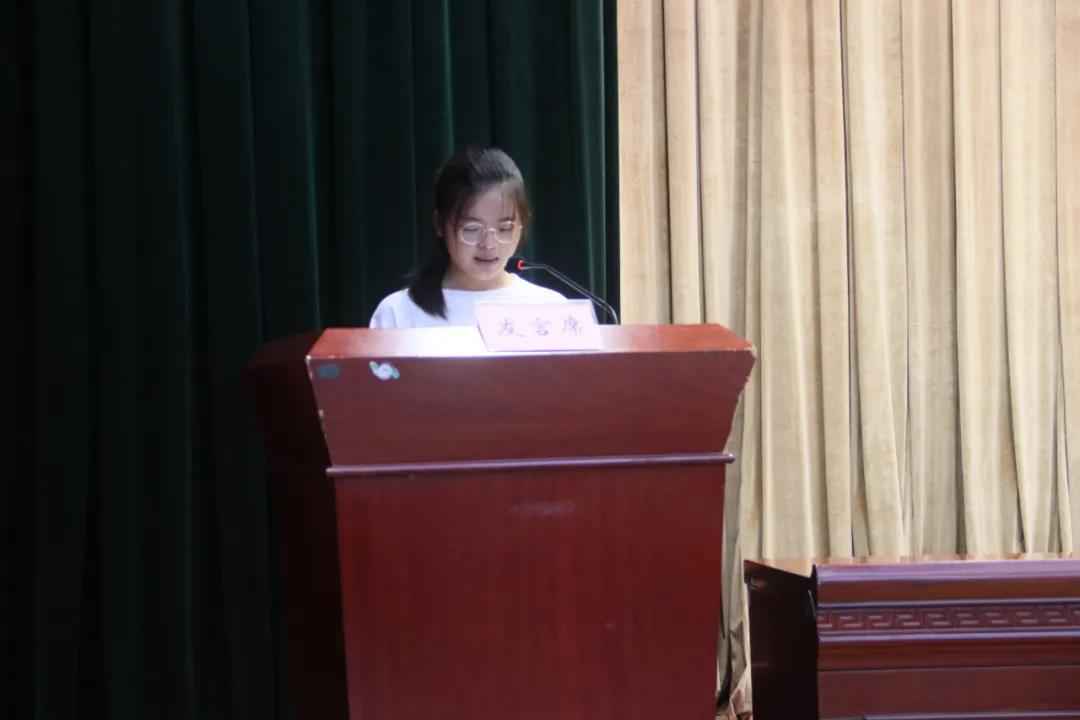 灵璧县第三届“但愿之星”评选表扬暨2020“爱心圆梦大学”助学金发放典礼乐成进行！