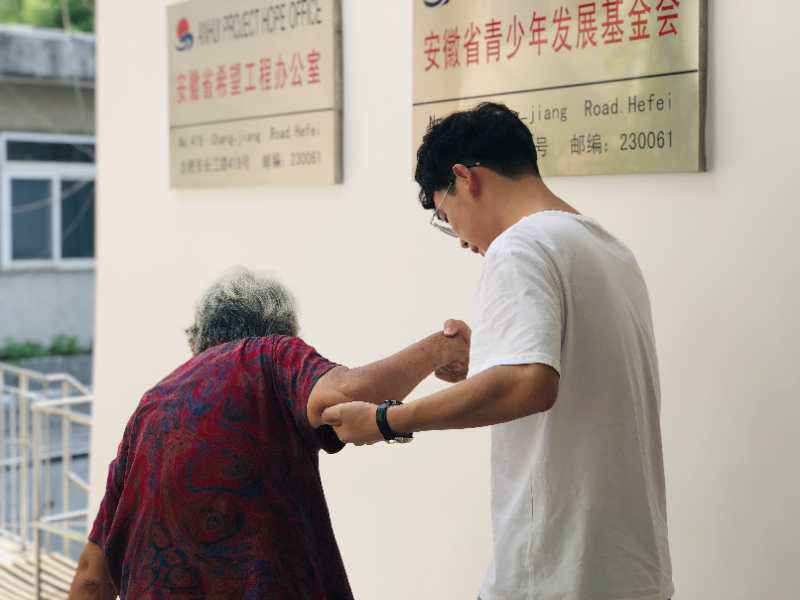 新老面目交叉但愿