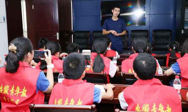 安徽青年报学生记者走进合肥消防四里河救助站