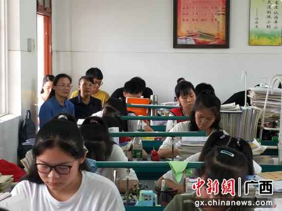 柳州柳北区精准施策“教诲扶贫” 助推质量平衡成长