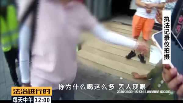  北京东城：醉酒男人殴打民警，已被刑拘
