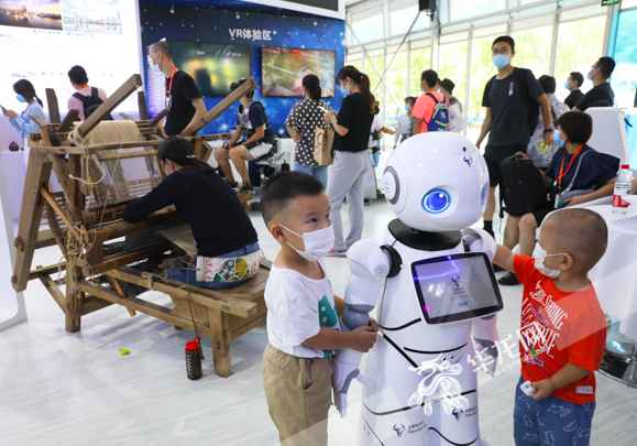 服贸会调查丨5天时间10万人次打卡 “重庆处事”如何让世界瞥见？