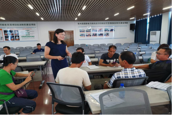象州县电子商务进农村直播专场人才培训开展