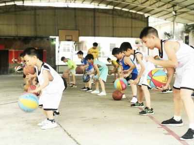 【走向我们的小康糊口】佛山西樵:人居情况美了 村民笑容多了