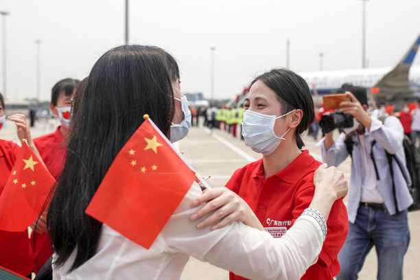 广东最后一批援鄂抗疫医疗队183人平安回来