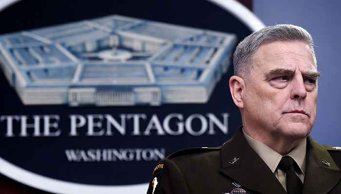 白宫疫情伸张至美军最高层，特朗普再遭Facebook删帖