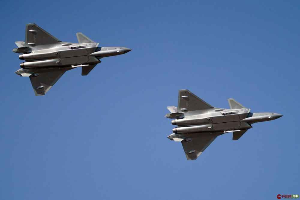 台媒：解放军本年将装备60架歼20和40架运20